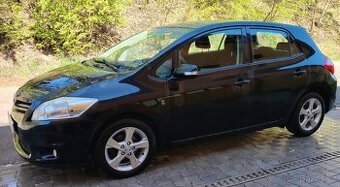 Toyota Auris 2012