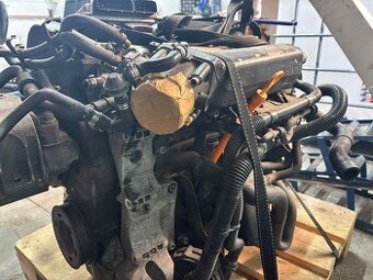 Motor 1.8T AUM kompletní včetně převodovky