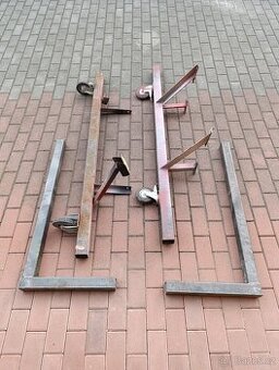 Naklápěcí kolébka - zvedák pro renovaci veterána.