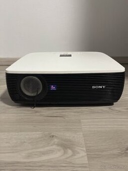 LCD projektor Sony VPL-EX4 funkční + extra kabely
