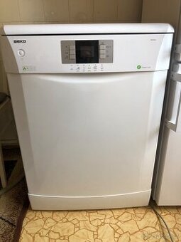 Myčka BEKO DF 6632