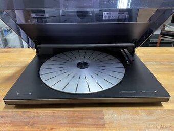 Bang Olufsen - tangenciální gramo Beogram 9000