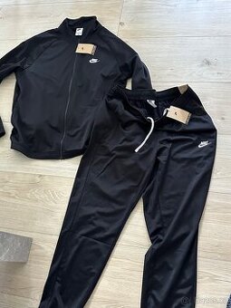 Nike souprava - 1