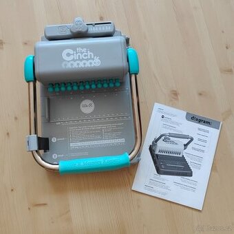 We R Memory Keepers - Cinch Book Binding Tool / vázací stroj