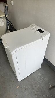 Vrchem plněná pračka Electrolux
