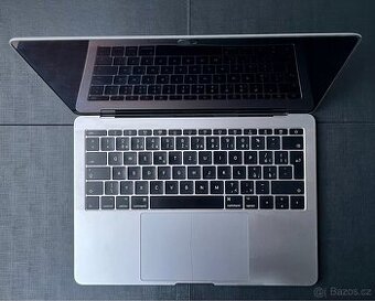 MacBook Pro 13” (2017) info v popisu