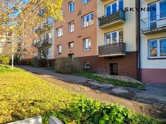 Pronájem garsonky 23 m2, Velká Hradební (vedle Havany), po r