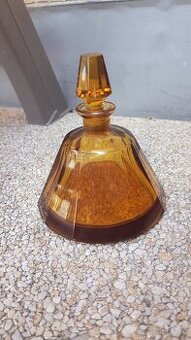 Luxusní Art Deco karafa – záhnědové sklo, retro elegance