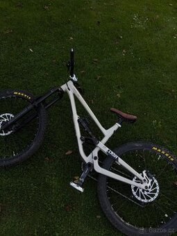 Rám Commencal Chalk Clash 2023 + TLUMIČ