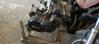 Kawasaki gpz 900r