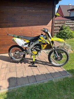 Suzuki rmz 250