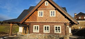 Tradiční roubenky z masivního smrkového dřeva