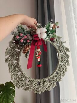 Vánoční dekorace, věnce (makramé)