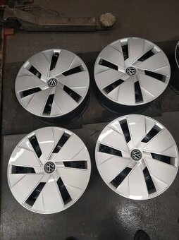 18" sada VW + 215/55 R 18 zimné.