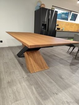 Masivní dubový stůl dle přání