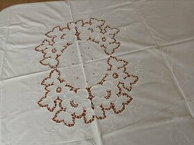 Prodám starý ubrus ruční výšivka