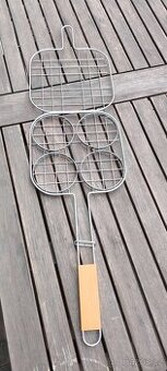 BBQ obracečka na hamburgery