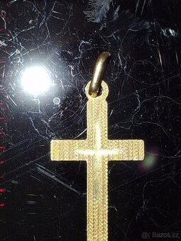 ZLATÝ PŘÍVĚSEK KŘÍŽEK