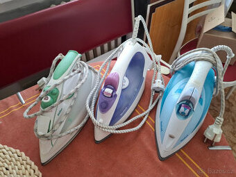 Prodám starší napařovací žehličky
