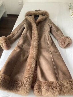 Dámský elegantní kožich