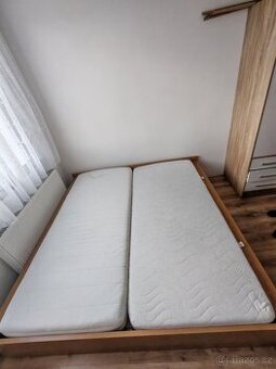 Manželská postel Ikea