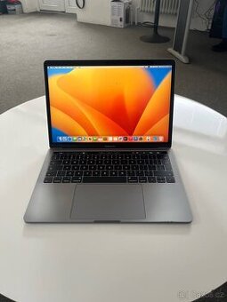 MacBook Pro 13 2017 16GB 256GB Záruka