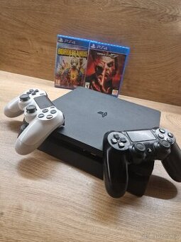 PS4 + 2 ovladače + 2 hry