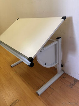Nastavitelný kreslicí stůl LINKS 110 × 60 cm