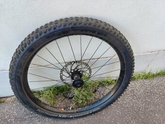 Zapletene přední kolo, bontrager 27,5