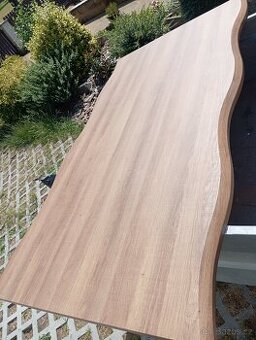 Nový jídelní stůl