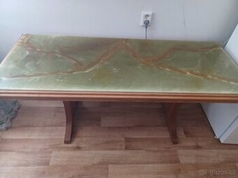 Konferenční stolek