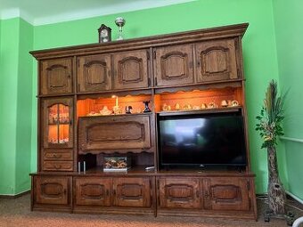 Dřevěna obyvací stěna