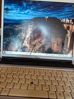 Prodám notebook Fujitsu Siemens Lifebook E81100