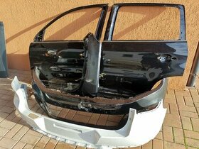 Tiguan 5N0. Naraznik predni + zadni. Zadni svetlo
