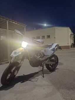 Husqvarna 701 2016 super moto