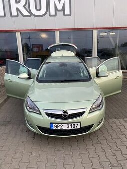 OPEL ASTRA J SPORTS TOURER 1.4 TURBO AUTOMATIC