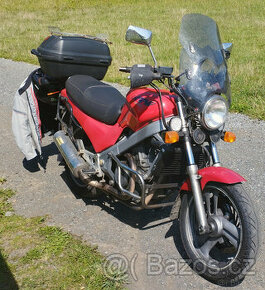 Honda NTV650 REVERE - Nová zadní guma