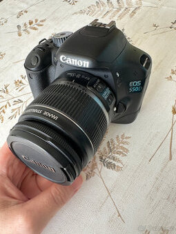 Canon EOS 550D + objektiv 18-55mm EFS IS 3.5-5.6