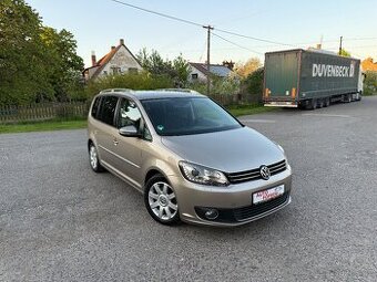 Touran 2.0 tdi 103 kw dsg pano bixenon 7 mist