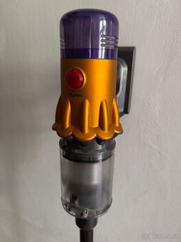 Vysavač Dyson v12