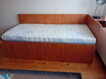 Nová Postel s elektrickým polohovací roštem a ortop. matrací