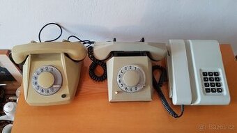 Starý telefon retro pevná linka