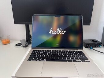 Prodám MacBook Air s čipem M2 – 16 GB RAM, 256 GB SSD