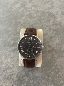 Hodinky Tomy Hilfiger Quartz 44 mm. - 1