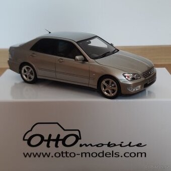 Limitovaný model Lexus IS200 v měřítku 1:18 - 1