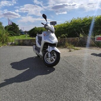 Honda dylan 125