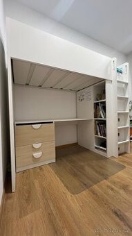 Postel Ikea SMÅSTAD - bílá s dřevodekorem