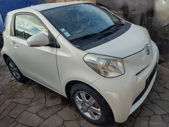 Toyota iQ & Kožený interiér-výhřív., new Pneu, Brzdy, Olej