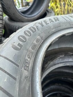 Celoroční sada pneu 255/55 R19 - Goodyear
