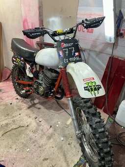 Čz 175/487 upravená na 200ccm a zvětšené kanálky